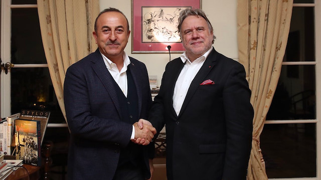 Bakan Çavuşoğlu, Yunan mevkidaşı Katrougalos ile görüşmesine ilişkin fotoğrafı Twitter'dan paylaştı.