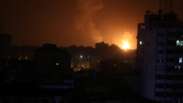 جيش الاحتلال ينفذ غارات على 100 هدف في غزة خلال ساعات رداً على قصف تل أبيب