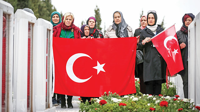 Boşnak kadınlar Gelibolu Yardımadası'nı ziyaret etti.