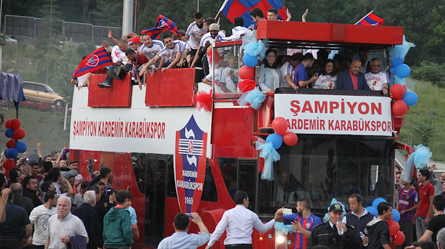 Yarım asır önce demir ve çelik fabrikasında çalışan işçiler tarafından kurulan Karabükspor, Süper Lig'den düştüğü sezonun arından 1. lige de veda etti.