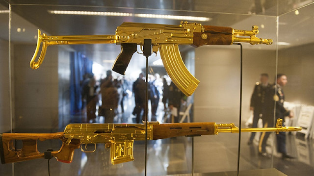 ​أسلحة صدام حسين الذهبية