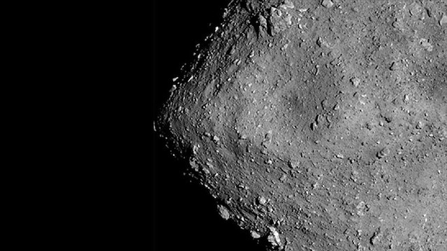 Hayabusa2, 22 Şubat'ta Dünya'dan 280 milyon kilometre uzaklıktaki asteroide inmişti. 