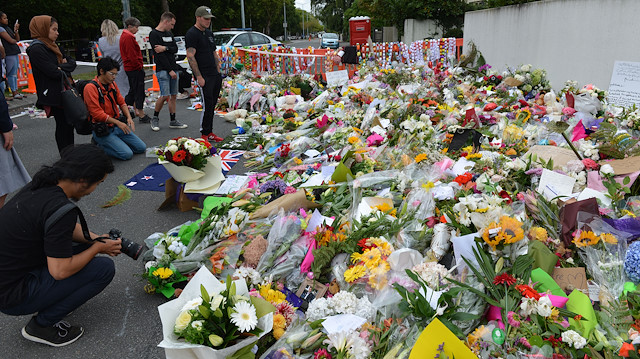 Yeni Zelandalılar terör mağdurlarını unutmuyor.