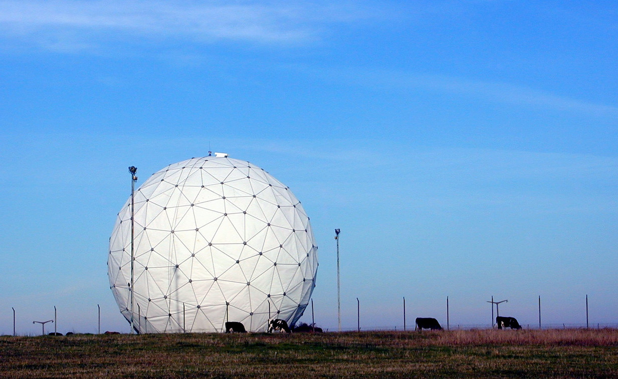 Örnek radar üslerinden biri.
