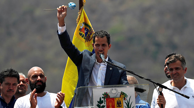 Kendini geçici devlet başkanı ilan eden Ulusal Meclis (AN) Başkanı Juan Guaido.