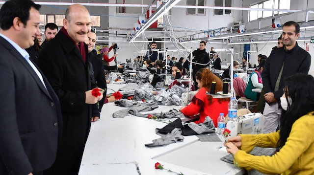 İçişleri Bakanı Süleyman Soylu tekstil fabrikası ziyaret.