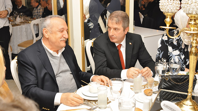 Mehmet Ağar, AK Parti Sarıyer Belediye Başkan adayı Salih Bayraktar’ın verdiği akşam yemeğine katıldı.