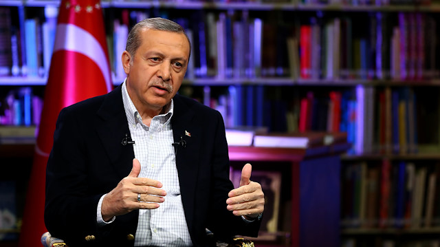 ​Cumhurbaşkanı Erdoğan, canlı yayında soruları yanıtlıyor.