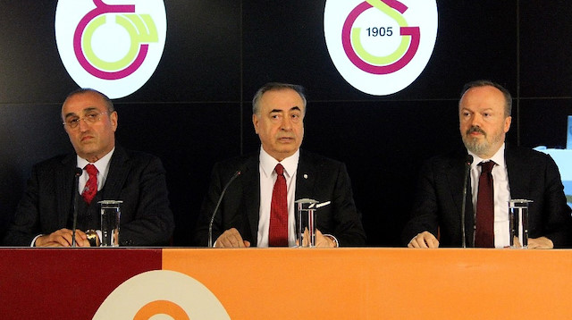Galatasaray yönetimi bugün Türk Telekom Stadı'nda basın toplantısı düzenledi.