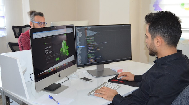 ARGE çalışmalarına başlayan Ramazan Apaydın ve Oğuzhan Kırcılı, 2 yıllık çalışmaları neticesinde dünyada kullanılmayan bir sistemi geliştirerek kaynak ölçeklendirme sistemi projesini hayata geçirdi.