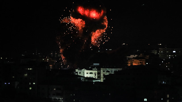 İsrail savaş uçakları Gazze üzerinde gece boyunca uçuş yaptığı ifade edildi.