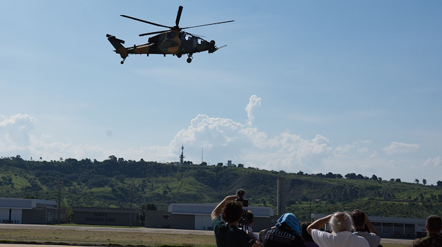 T129 Atak Helikopteri Brezilya’daki ilk uçuş gösterisini yaptı