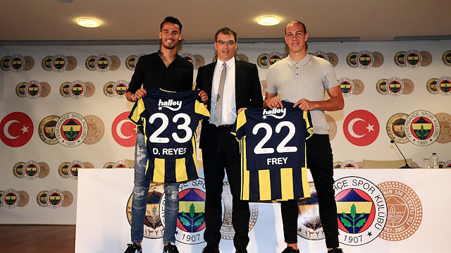 Futbolcu menajerlerine en çok para ödeyen kulüp Fenerbahçe oldu.