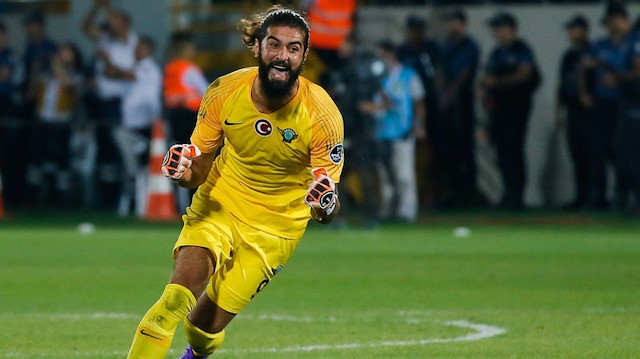 Fatih Öztürk, Akhisarspor formasıyla Türkiye Kupası ve Süper Kupa alma başarısı gösterdi.