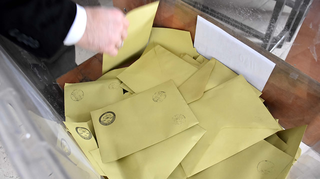 Türkiye genelinde oy verme işlemi sona erdi.

