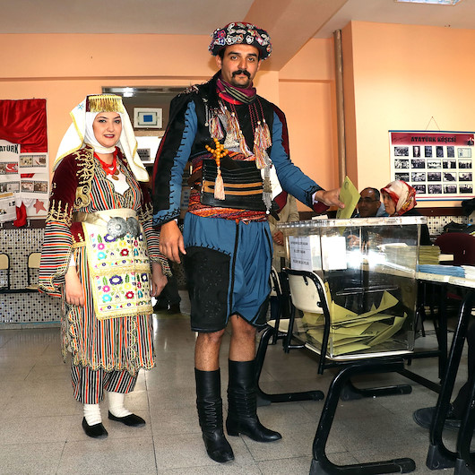 Sandıktan renkli görüntüler
