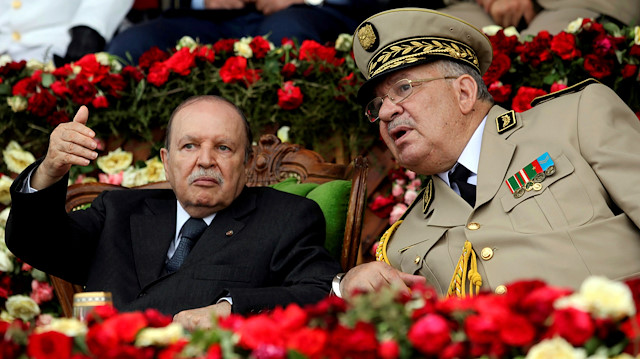 Cezayir Cumhurbaşkanı Abdulaziz Buteflika (soldaki) - Cezayir Genelkurmay Başkanı Ahmed Gaed Salah (sağdaki)