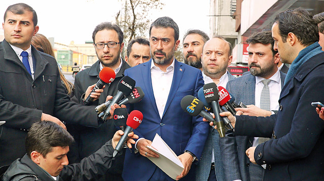 Hakan Han Özcan basın mensuplarına açıklama yaptı.