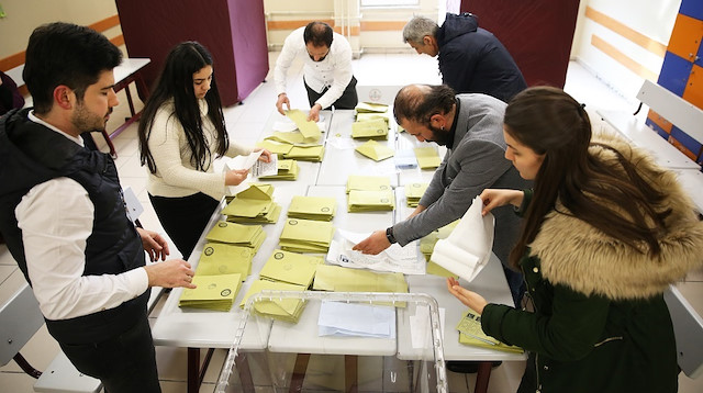 İstanbul'da seçim usulsüzlüğü nedeniyle birçok ilçede sandıklar yeniden sayılıyor