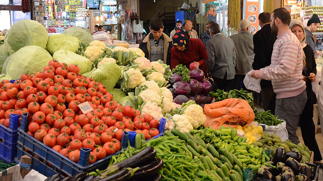 Mart ayında TÜFE yüzde 1,03 artarken, yıllık enflasyon yüzde 19,71 oldu.