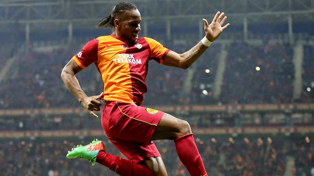 Drogba Galatasaray forması giydiği 1.5 sezonda 1 Süper Lig şampiyonluğu 1 Süper Kupa ve 1 de Türkiye Kupası kazanma başarısı göstermişti.