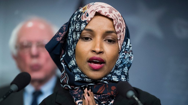 ABD Kongresinin ilk başörtülü Müslüman kadın üyesi Ilhan Omar