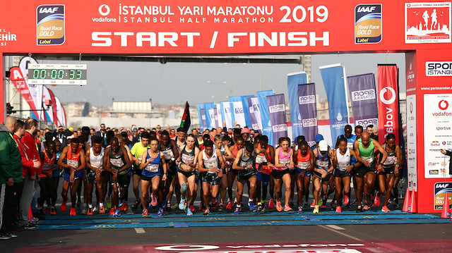 Maraton, "Gel beraber koşalım" sloganıyla tarihi yarımadada gerçekleştirildi.