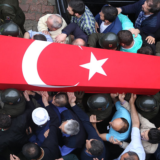 Zeytin Dalı harekat bölgesinde yaralanan askerimiz şehit oldu
