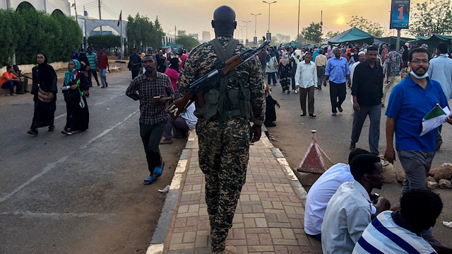 Sudan, 19 Aralık 2018'den bu yana hayat pahalılığının protesto edildiği ve Ömer el-Beşir'in görevi bırakmasının istendiği gösterilere sahne oluyor.
