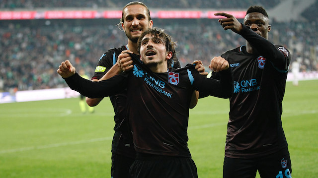 Abdülkadir Ömür, Trabzonspor'u galibiyete taşıyan golü attı.