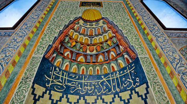 Ülkedeki en önemli Osmanlı eserlerinden biri kabul edilen caminin önünde düzenlenen törene, Vakıflar Genel Müdürü Dr. Adnan Ertem, Türkiye'nin Saraybosna Büyükelçisi Haldun Koç, Orta Bosna Kantonu Başbakanı Tahir Lendo, Travnik Müftüsü Ahmed Adilovic, yerel yöneticiler, Türk kurumlarının temsilcileri ve çok sayıda kişi katıldı.
