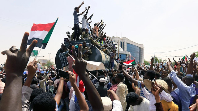 Sudan'da 19 Aralık 2018'den bu yana hayat pahalılığı ve siyasi reform için sokaklarda gösteriler düzenleniyor. 