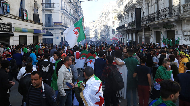 Algerians protest against interim President Abdelkader Bensaleh

