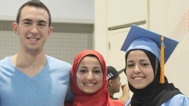Dış hekimliği öğrencisi Deah Barakat, eşi Yusor Muhammed Ebu Salha ve baldızı Razan Muhammed Ebu Salha.