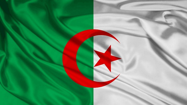 الجزائر تشدد الرقابة على تحويل الأموال إلى الخارج ما القصة؟