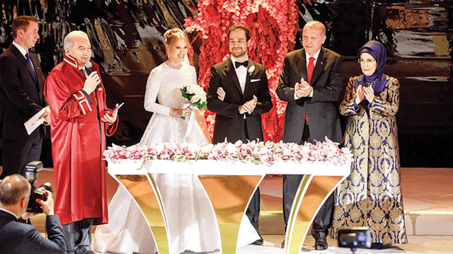Çiftin nikah şahitliğini Cumhurbaşkanı Erdoğan ile eşi Emine Erdoğan yaptı.