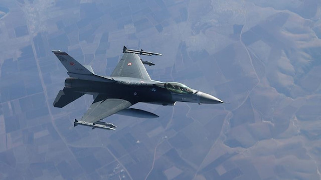 مقاتلات تركية تدمر مواقع لإرهابيي "بي كا كا" شمالي العراق