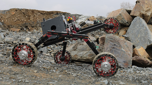 Gezegen keşif robotları üzerine çalışmalarını sürdüren İTÜ Rover Takımı, 30 Mayıs-1 Haziran'da Amerika Birleşik Devletleri'nin Utah eyaletinde düzenlenecek University Rover Challenge'a (URC) katılmaya hak kazanan ilk ve tek Türk takımı oldu.