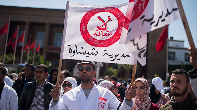 Fas'ta sözleşmeli öğretmenler Rabat'ta protesto düzenledi.

