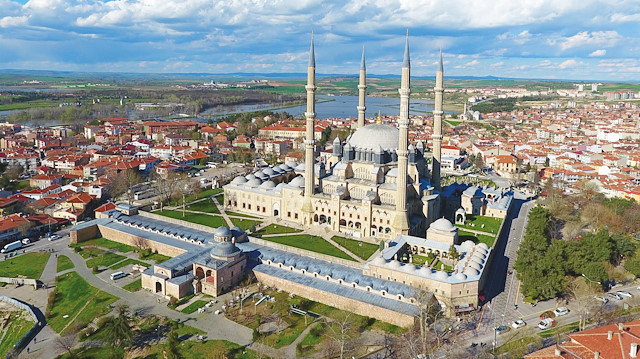 Mimar Sinan’ın ustalık eserlerinden Edirne Selimiye Camii gibi eserlerin yer aldığı ülkelerdeki şehirler ile ‘Mimar Sinanlı Şehirler’ adında bir birlik oluşturulması planlanıyor.