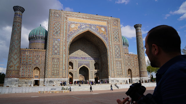 İslam Kerimov sonrası Özbekistan'ı adımlarken
