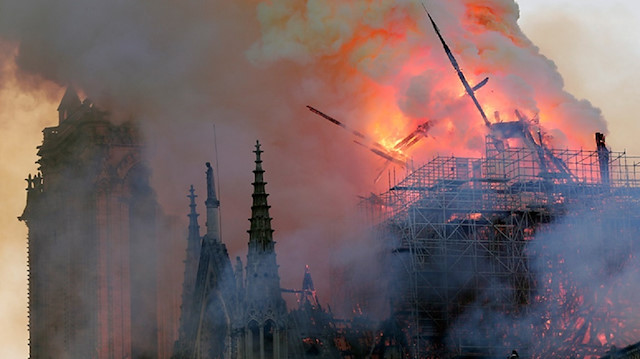 تصريح عاجل من الداخلية الفرنسية حول حريق كاتدرائية نوتردام والسلطات تفتح تحقيق