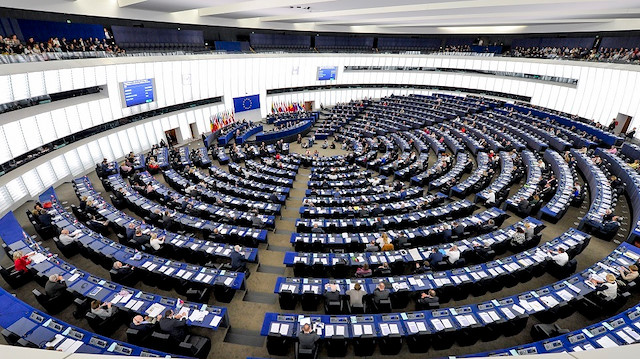 مرشح تركي-هولندي للبرلمان الأوروبي: صعود اليمين المتطرف خطر يهدد أوروبا