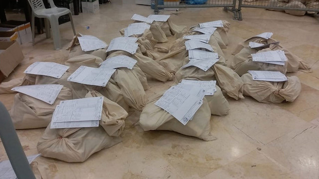 Maltepe'de sayılan oy çuvalları