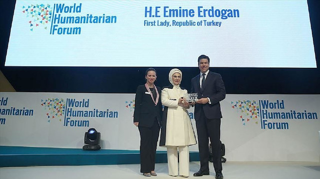​

لدورها الملهم إنسانيا.. منح جائزة "صانع التغيير" لأمينة أردوغان