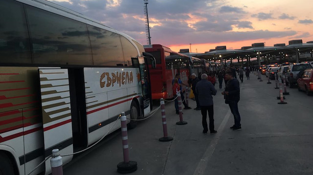 Bulgar turistler, alışverişlerini yaptıktan sonra ülkelerine dönüşe geçti.