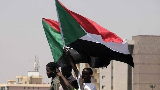 السودان.. "قوى الحرية والتغيير" تعلّق التفاوض مع المجلس العسكري 