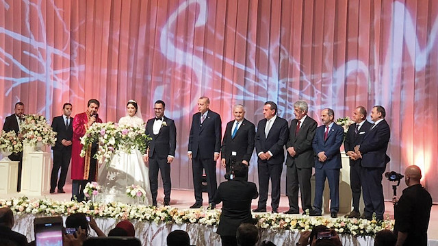 Çiftin nikah törenine Cumhurbaşkanı Erdoğan, Binali Yıldırım ve daha birçok önemli isim katıldı.