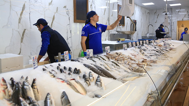 Hızlı olmasından dolayı tercih edilen uçak kargo ile ihracatçılar Türk balığını dünyanın birçok ülkesine gönderiyor.