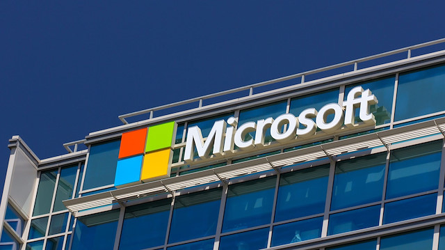 ABD'li teknoloji devi Microsoft, 1 trilyon dolarlık şirket değerine ulaşan 3. firma oldu